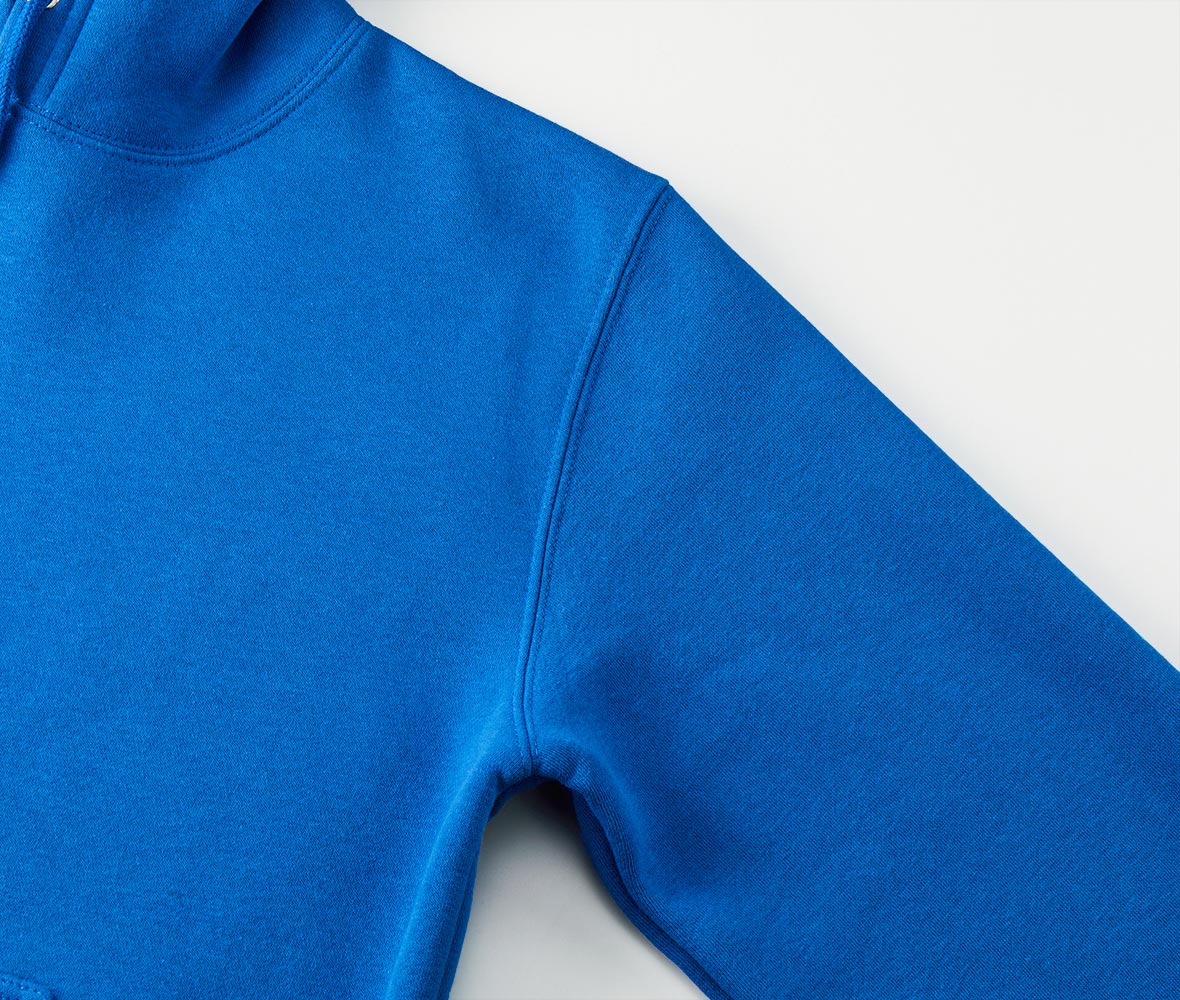 アームホールは堅牢なまたぎ2本針始末