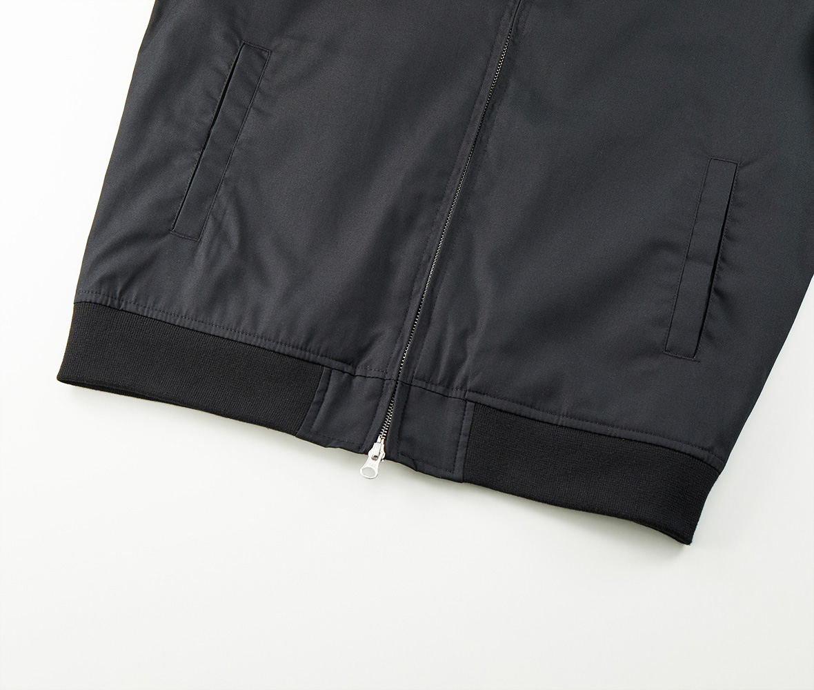 裾口はリブ仕様