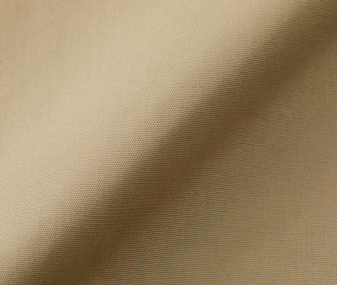 ポリエステルの耐久性と綿の快適性を兼備したウェザー生地