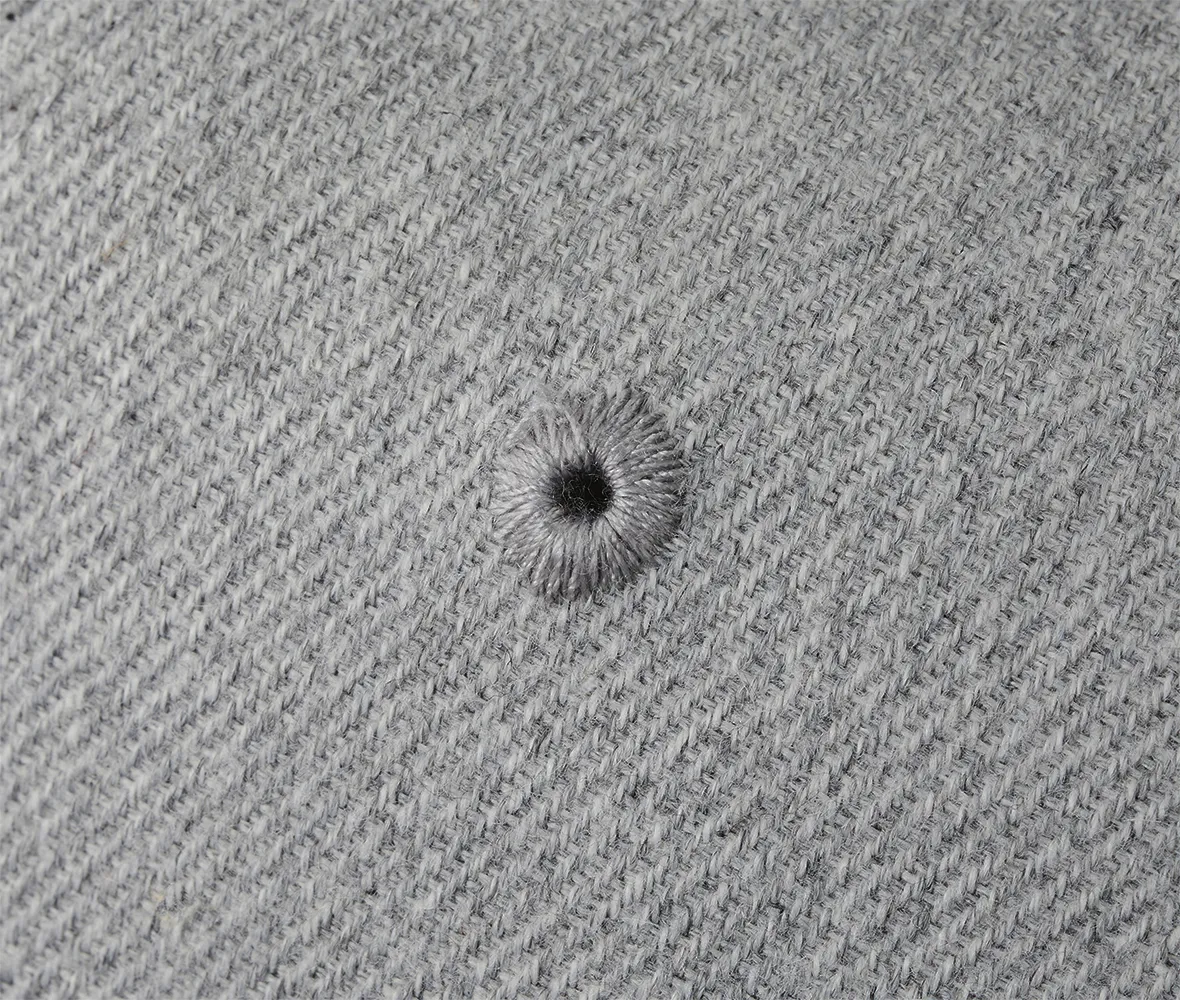 8802.ヘザーグレー/ブラック 菊穴