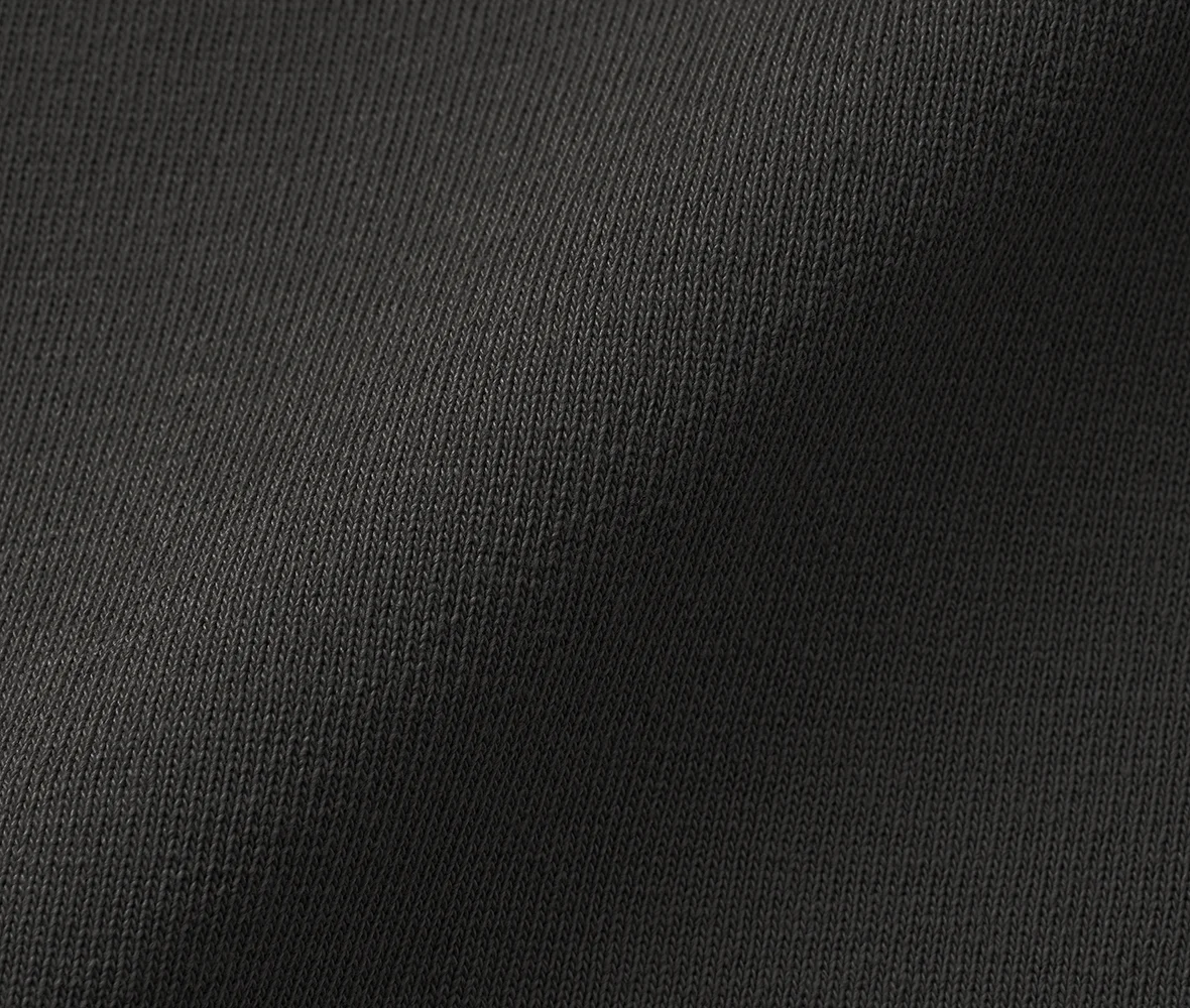 オープンエンド糸でシャリ感のある超極厚生地