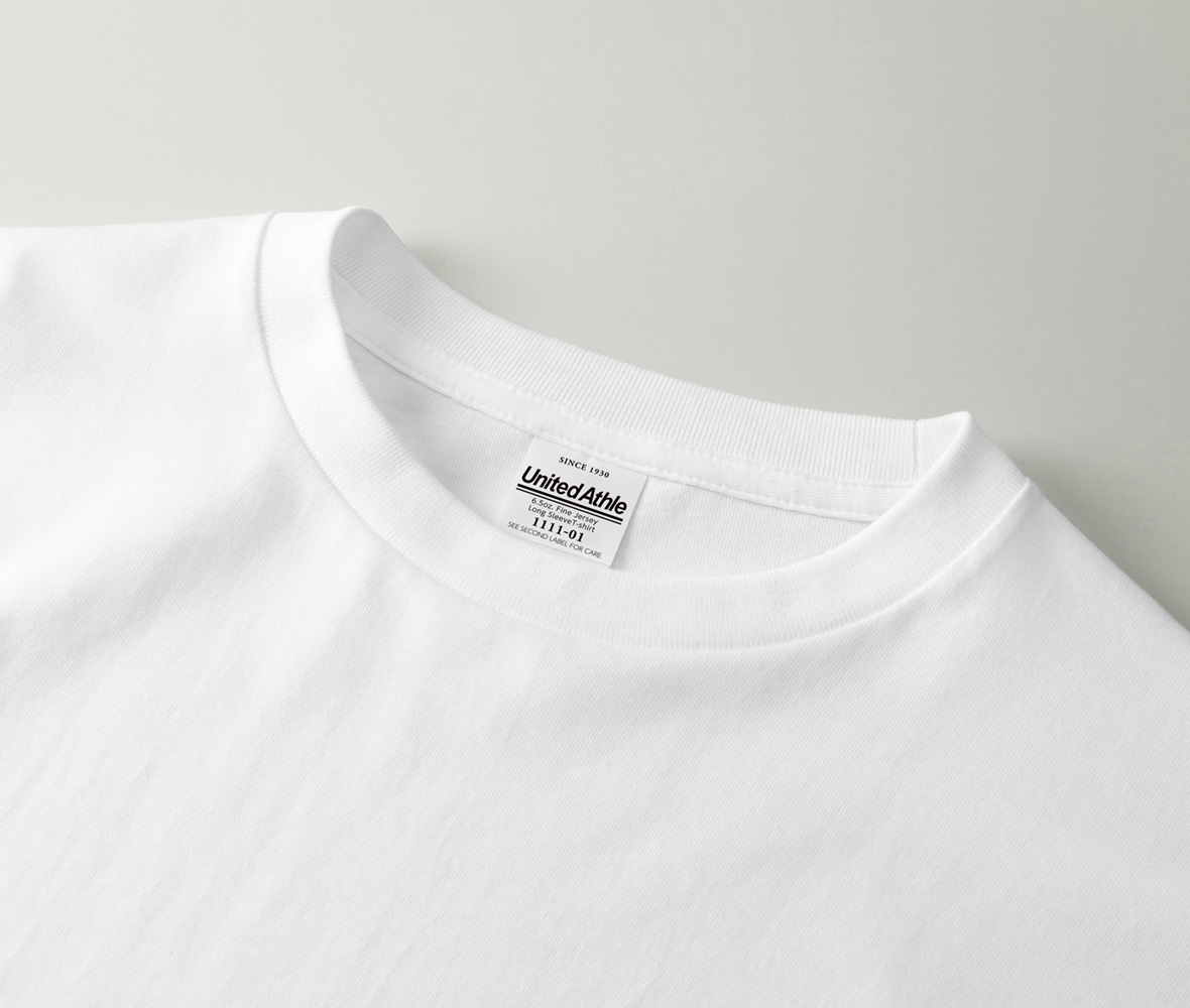 首リブはミニマルなステッチなし仕様