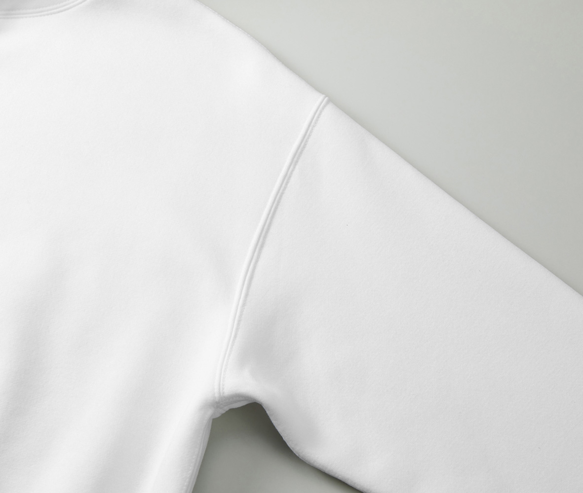 アームホールは堅牢なまたぎ2本針始末