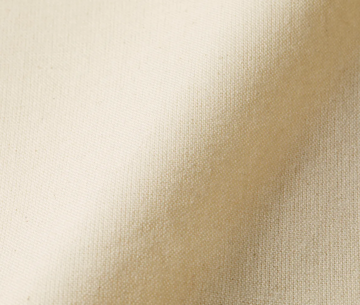 ざっくりとした風合いの平織生地