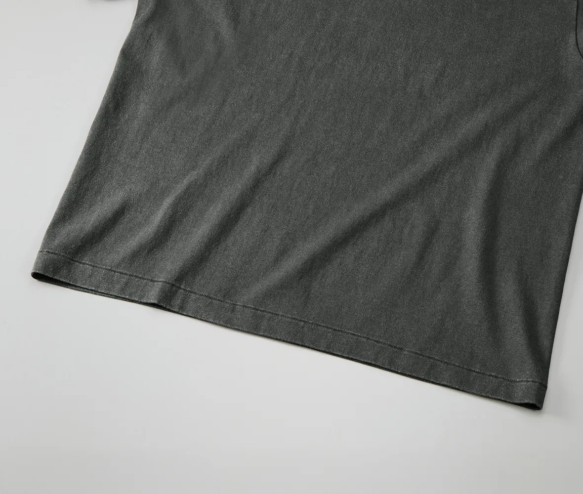 裾口はシングルステッチ始末（天地引き）