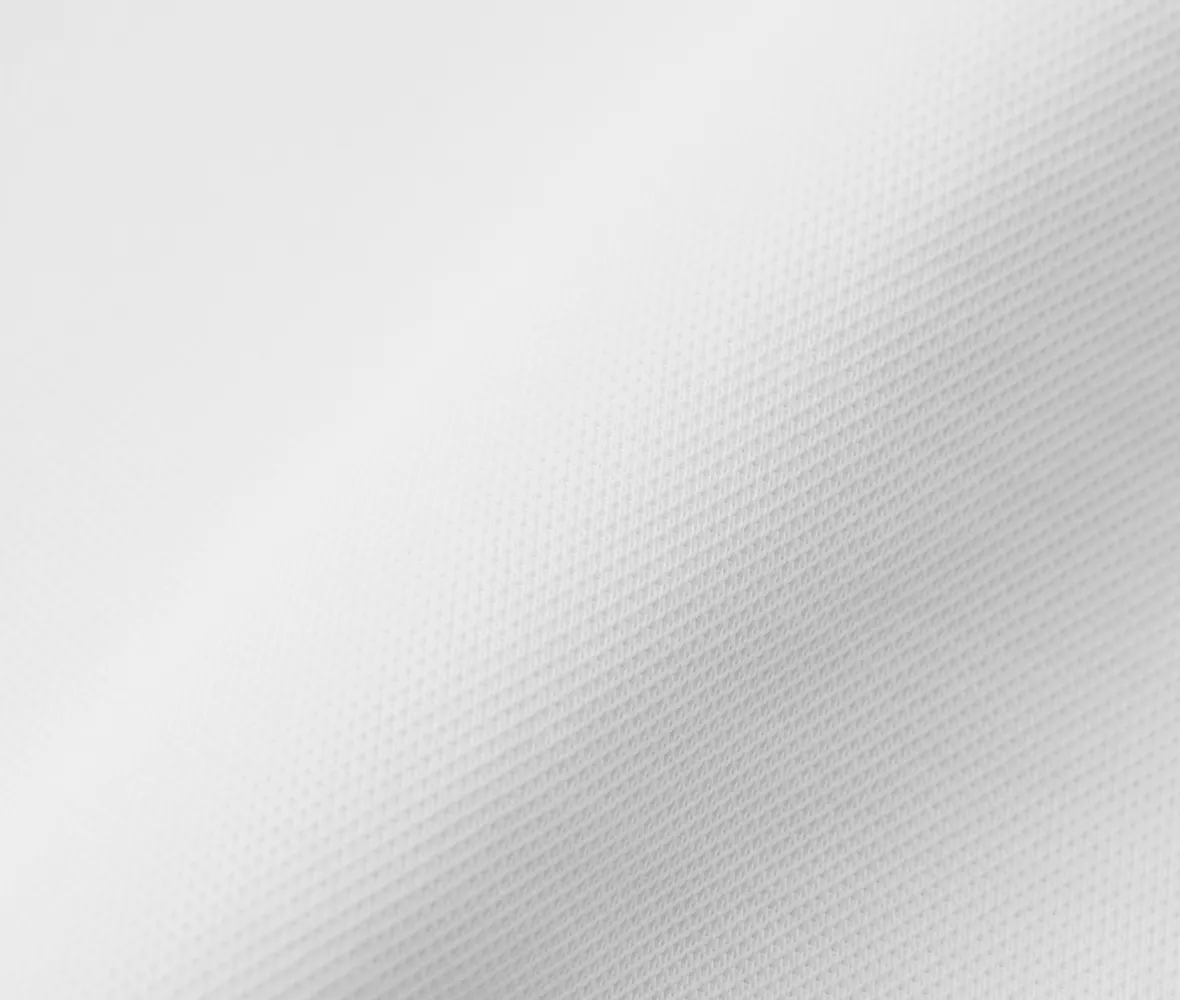 裏地はメッシュのダブルフェイス編みのため、汗をかいても快適な肌離れを実現