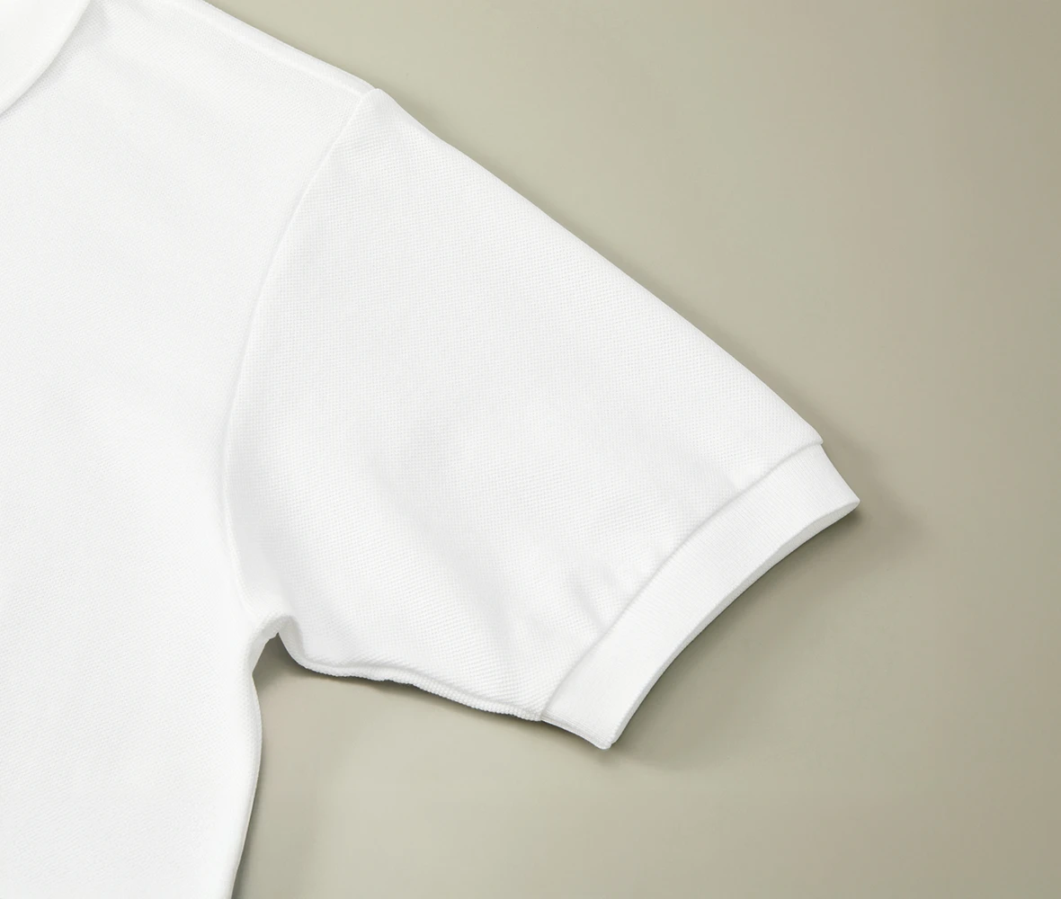 袖口はリブ仕様